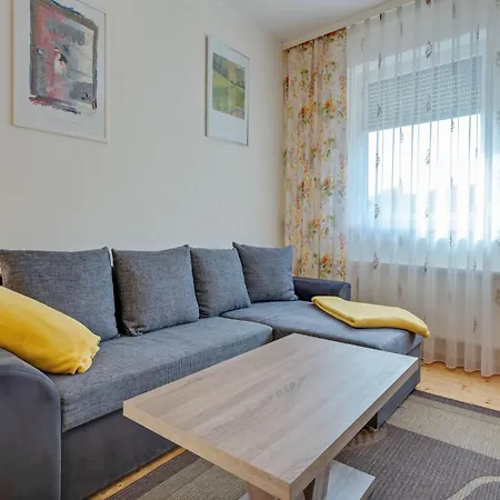 In Near Nockberge Alps 아파트 *